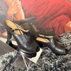 Naturalizer Black Peep-Toe Mules